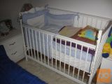 OTROŠKA POSTELJA V BELI BARVI STARA 6 MESECEV