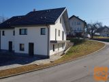 Vrhnika Vrhnika na robu Vrhnike Dvojček 182 m2