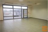 POSLOVNI PROSTOR V PRITLIČJU Z LASTNIM VHODOM