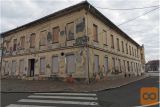 STAREJŠI POSLOVNI OBJEKT NA ODLIČNI LOKACIJI